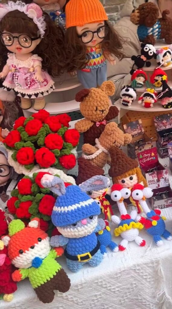 Custom crochet amigurumi wholesale handmade plushies with personalized branding from China